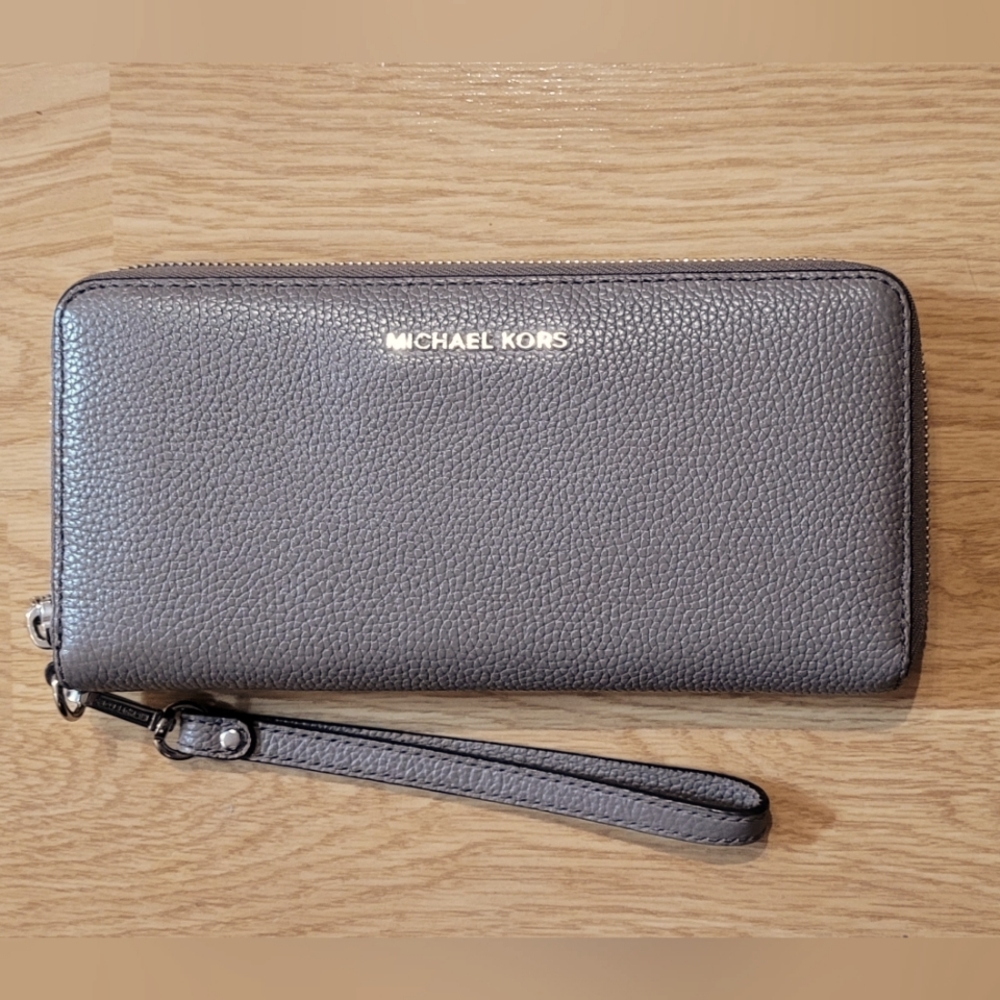 Michael Kors Mercer Leather Continental Wristlet Wallet